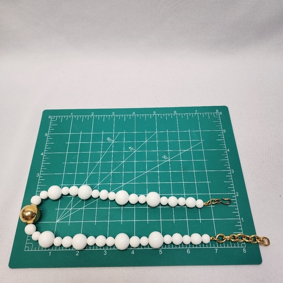 Vintage Milk Glass Beads with Gold Middle Bead - Picture 4 of 8